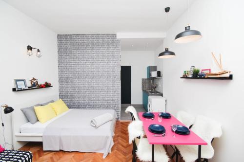 Fab 'n' Chic Apartments 5