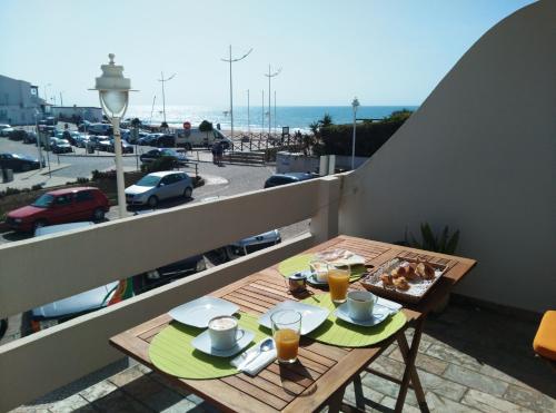  Four SeaView in Salema