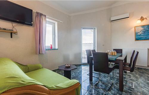 Apartment image 7