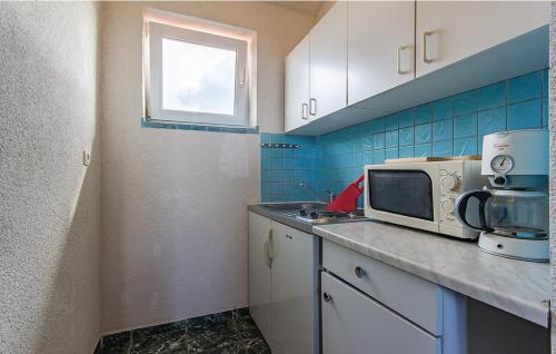 Apartment image 6