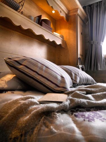 2 bedrooms, 4 beds