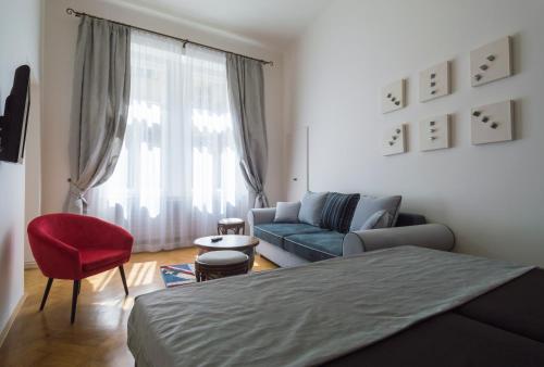 Apartment Havelska - image 14