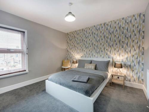 Cambridge House - image 7