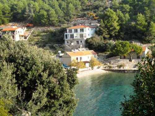  Paradise Apartments in Gdinj