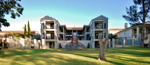 . Fourteenth Green Guest Lodge