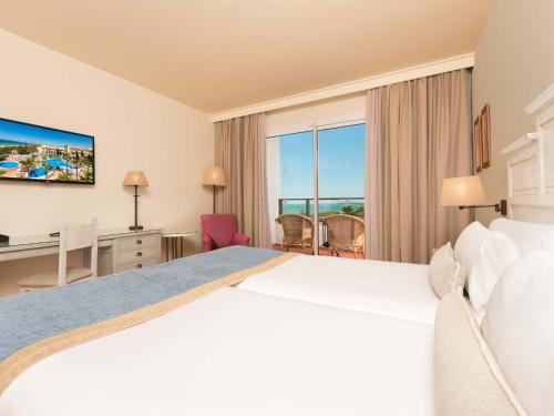 Twin Room Lateral Sea View image 4