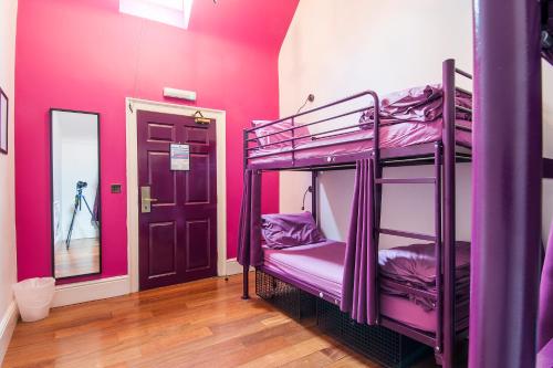 Safestay York Micklegate Room Type - Bed in 6-Bed Female Dorm Ensuite