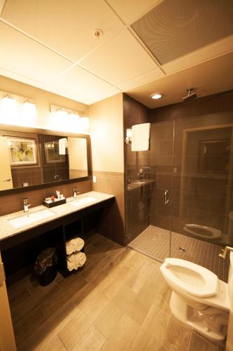 Warehouse Hotel at The Nook - 화장실