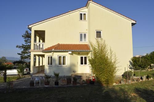  Apartments Zecevic in Vrh
