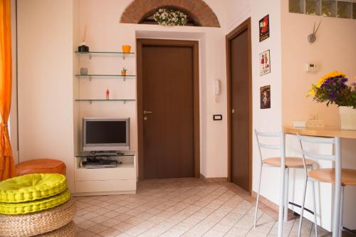 Ancient Roman Apartment - image 4