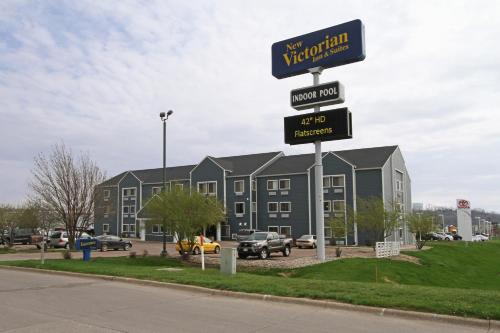 Entrance, New Victorian Inn - Sioux City in Sioux City (IA)
