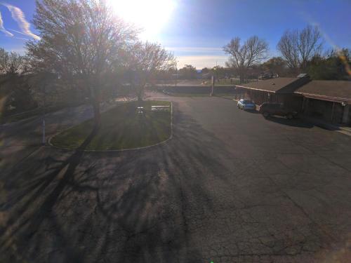 ทัศนียภาพภายนอกโรงแรม, Prospector Motor Lodge in แบลนด์ดิง (ยูทาห์)