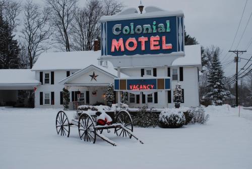 Colonial Motel