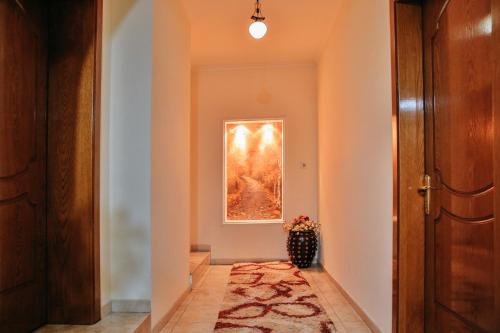Gold Hotel - image 11