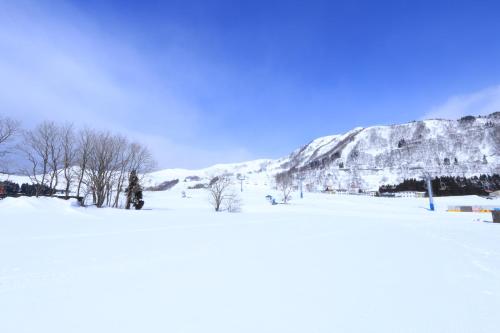 草津望雲溫泉酒店，夢幻雪景日式風格住宿推薦～來去Kusatsu ...