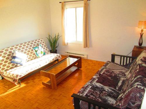. Apartment by Old Sainte Rose - Available for 32 Nights Minimum