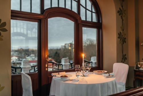 Ресторан, Luxury Art Nouveau Hotel Villa Ammende in Пярну