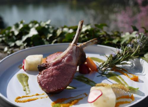 96304818 Logis Hotels Domaine du Châtelard