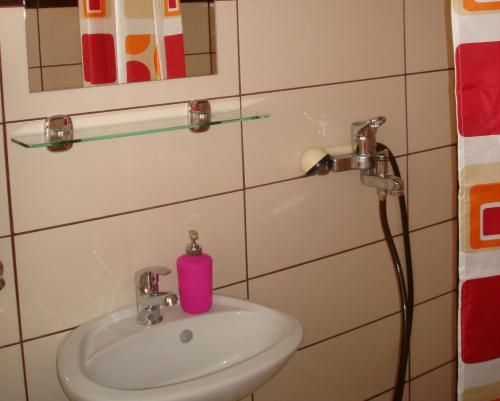 Double Room image 6