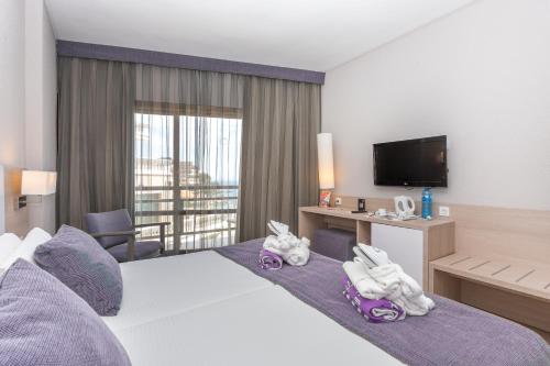 Hotel Be Live Adults Only Marivent Stop at Hotel Be Live Adults Only Marivent to discover the wonders of Majorca. The property features a wide range of facilities to make your stay a pleasant experience. Service-minded staff will welco