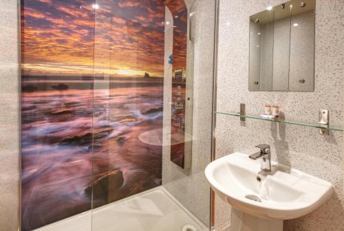 Ванна кімната, Sea breeze in Уітбі