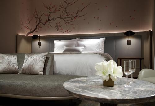Special Offer - Premier Suite Double Room - Free Breakfast for 1 person only