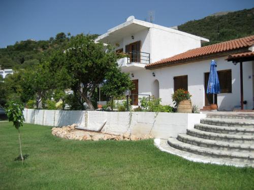 ทางเข้า, Theasea in ลิชนอส