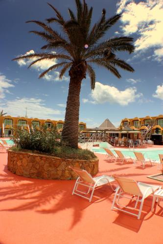 Úszómedence, Aparthotel la Piramide near Fuerteventura repülőtér