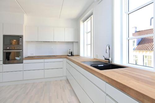  CPH Lux apartm, 2 FULL BATHROOMS 2th in Kopenhagen