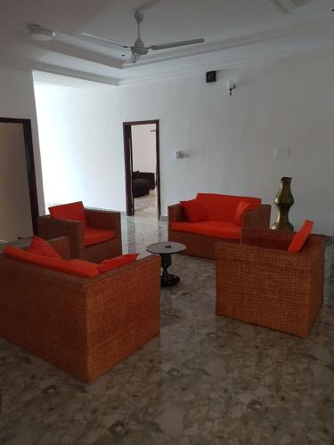 B&B Accra - Nana's Holiday Let - Bed and Breakfast Accra