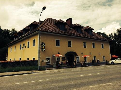 Gasthof Schlosswirt, Pension in Klagenfurt