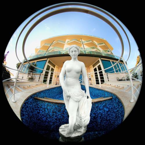 Hotel Lady Mary - 숙소 외관