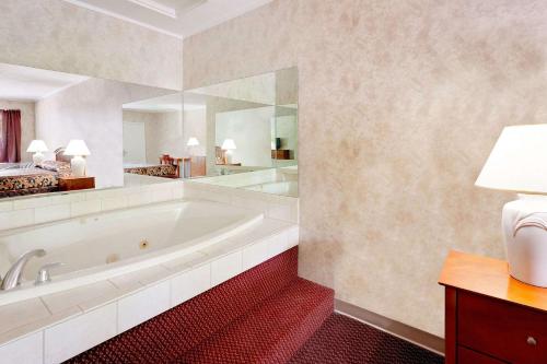 Super 8 by Wyndham Traverse City, Traverse City (fotografie 3)