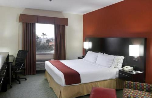 Holiday Inn Express Hotel and Suites Brownsville, an IHG Hotel