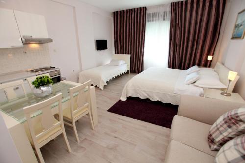 Hotel Bellevue Trogir - image 3