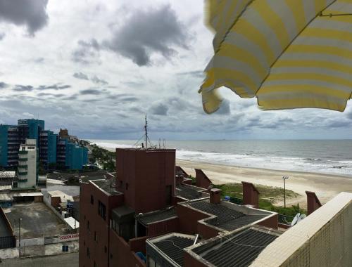 Linda Cobertura Caiobá, amplo terraço com churrasqueira, e linda vista na Av Atlântica, Edificio Frente Mar