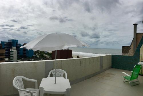 Linda Cobertura Caiobá, amplo terraço com churrasqueira, e linda vista na Av Atlântica, Edificio Frente Mar