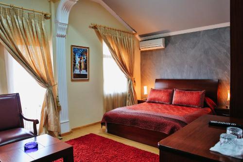 Gold Hotel - image 10
