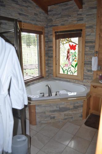 Deluxe Suite with Spa Bath