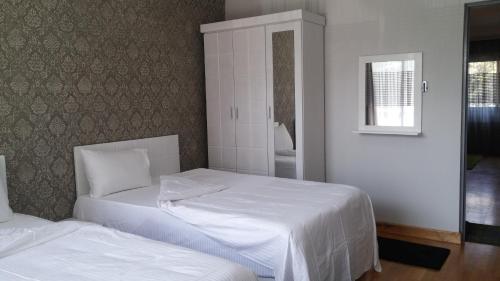 Khayatz Apartment - image 13