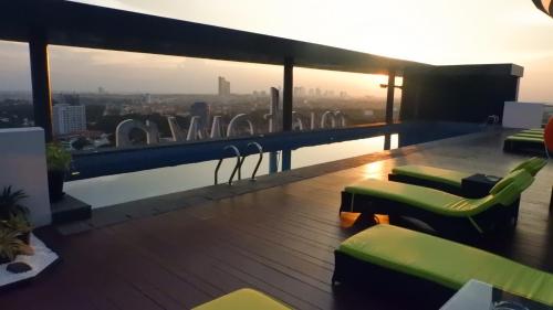 View, Midtown Residence Surabaya near Pasar Keputran