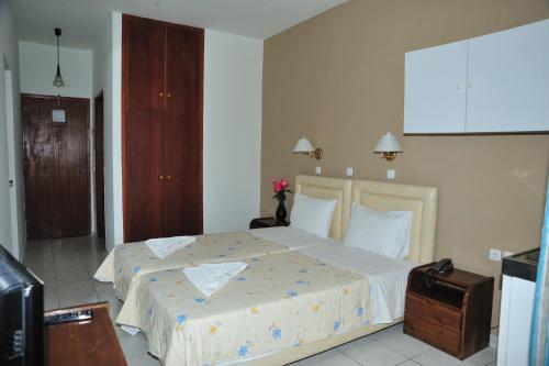 Creta Mare Hotel - Tap to explore photos