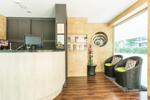 Lobby, Fragrance Hotel - Viva in HarbourFront