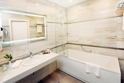 Hotel COOP Sofia - image 6