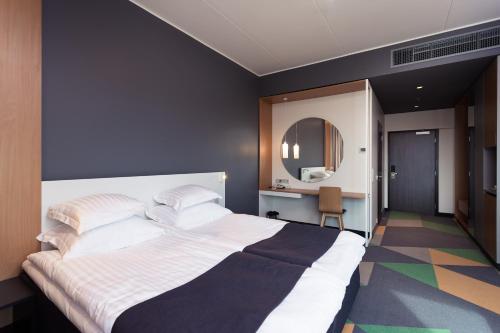 1 queen bed