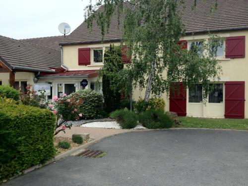 Logis Hotel des Lacs Paris Sud - image 10