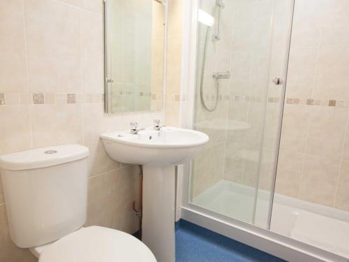 Standard Single Room image 4