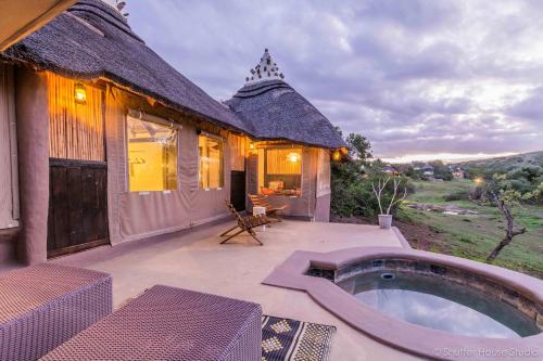 Safari Lodge - Amakhala Game Reserve Ideally located in the prime touristic area of Addo, Safari Lodge promises a relaxing and wonderful visit. The hotel offers a wide range of amenities and perks to ensure you have a great time. Free Wi