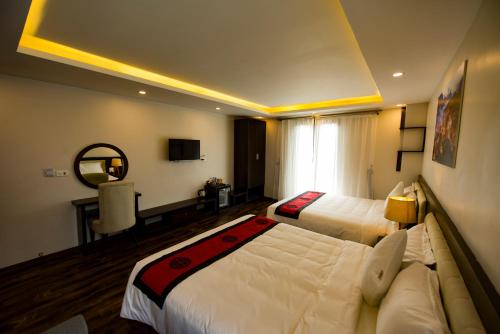 2 queen beds