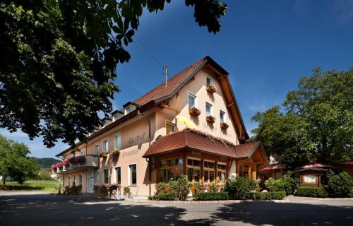 Landgasthof Paradies 6.9km von Stockfeld entfernt